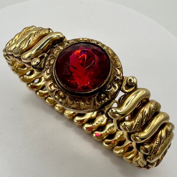 DFB Co. Carmen antique gold filled red glass sweetheart expansion bracelet - Picture 3 of 10